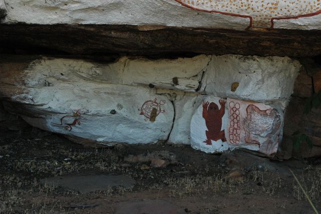 Rock paintings, Mt Elizabeth 4