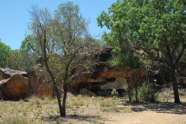 Rock paintings, Mt Elizabeth 6